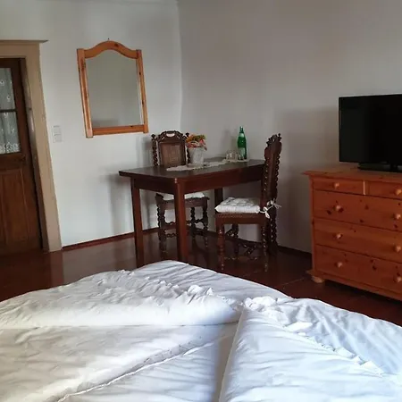 Flyns Frühstückspension 3*