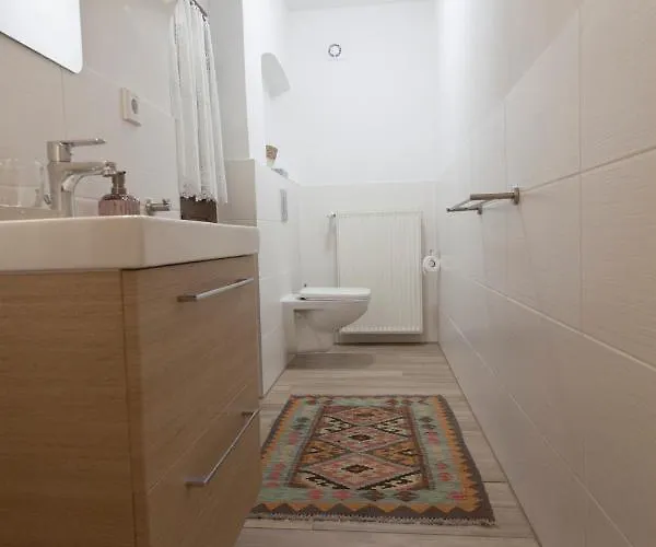 Bed & Breakfast Flyns 3*