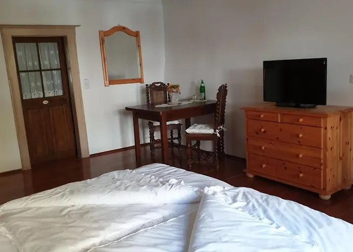 Flyns Bed & Breakfast 3*