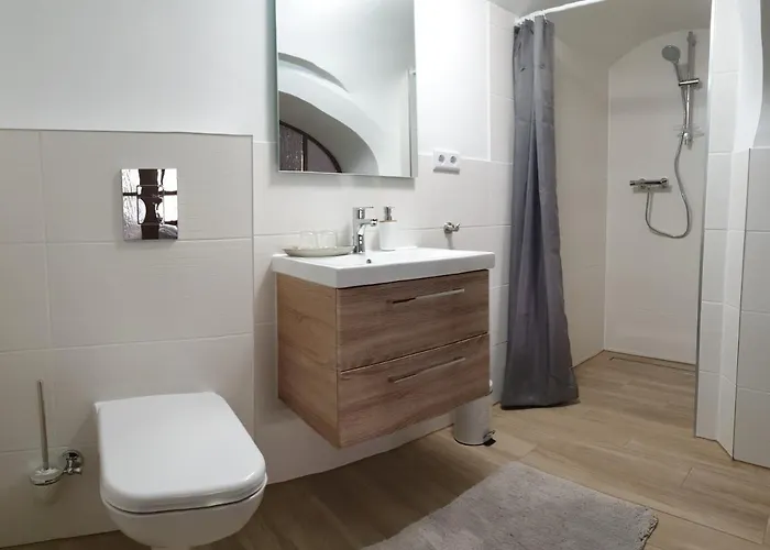 Flyns Bed & Breakfast 3*